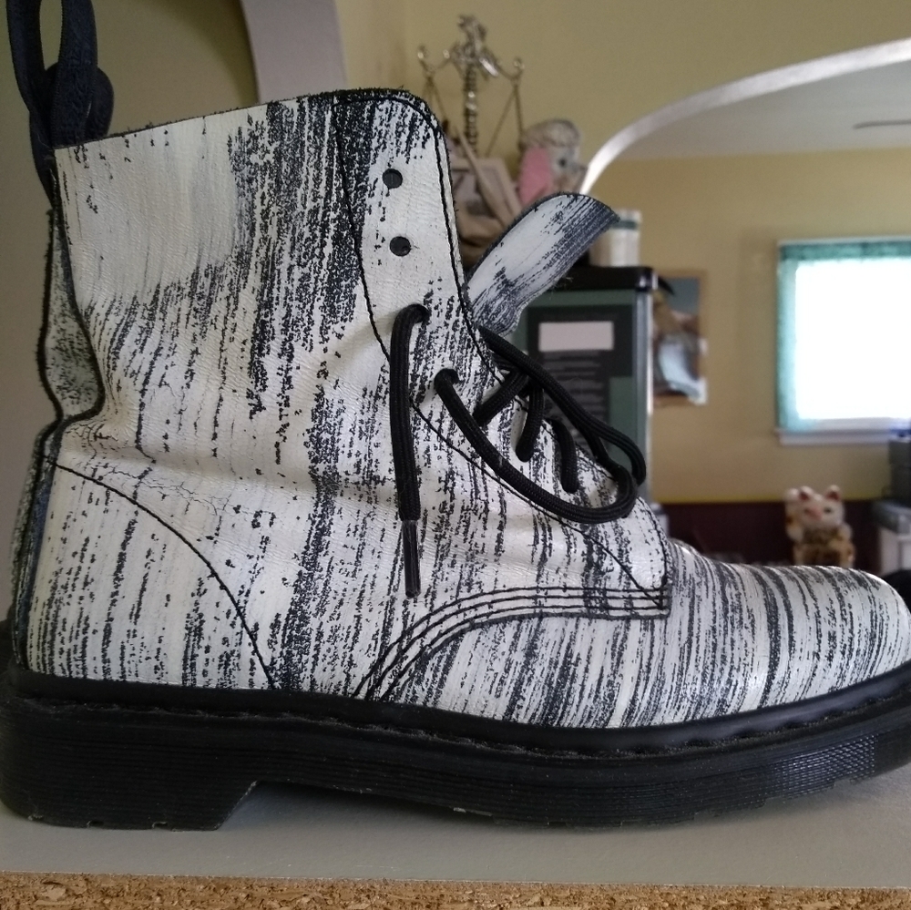 Doc Marten's Pascal Boots